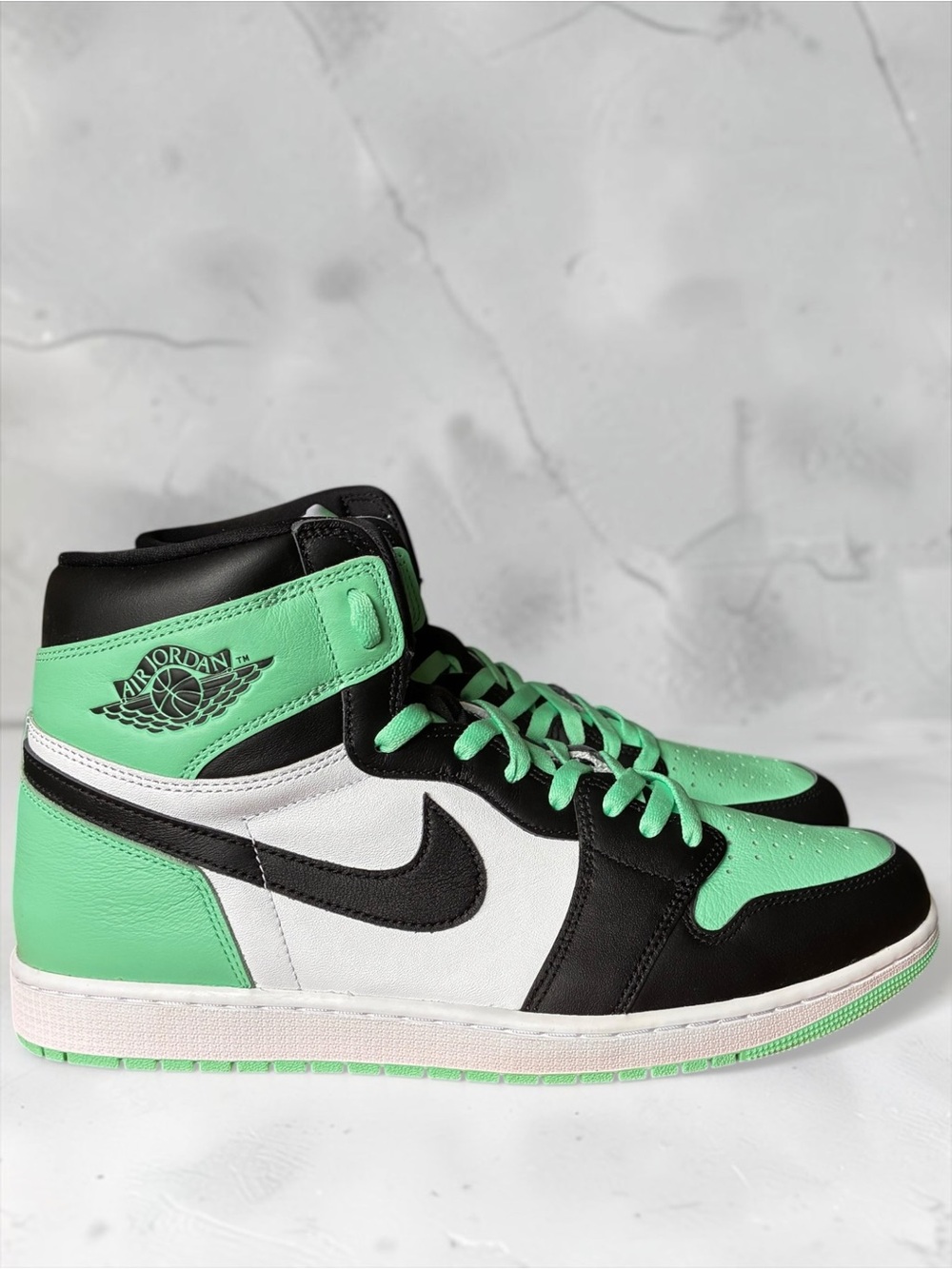 Nike Air Jordan 1 Retro High OG "Green Glow" Men’s Size 14 (Rare Size) Brand NEW - Picture 2 of 12